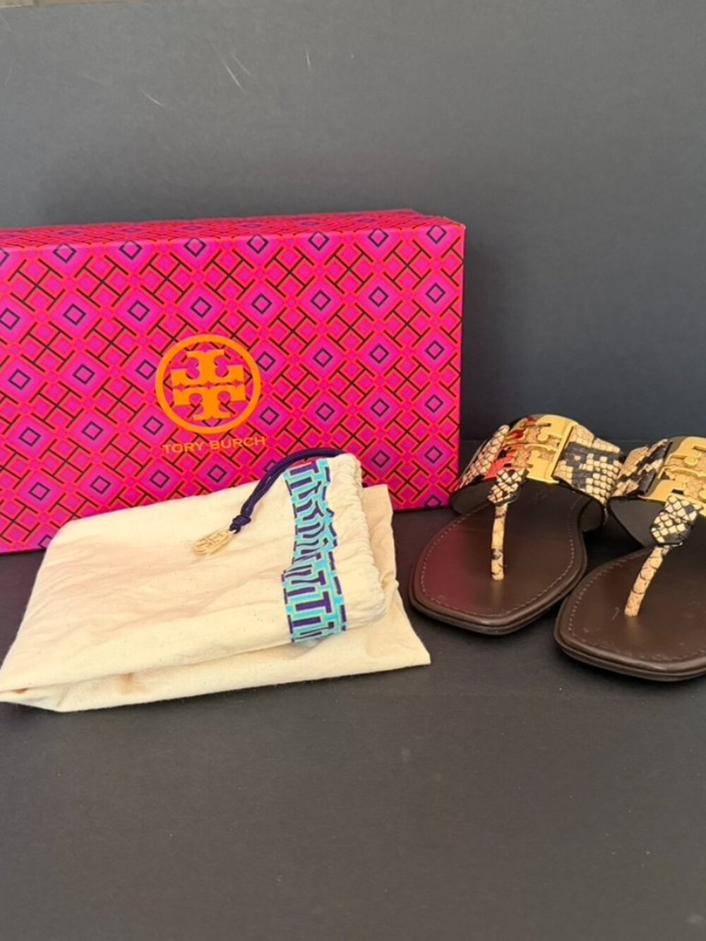 Tory Burch Georgia Leather Tong Sandal Pale Desert Size 7.5B